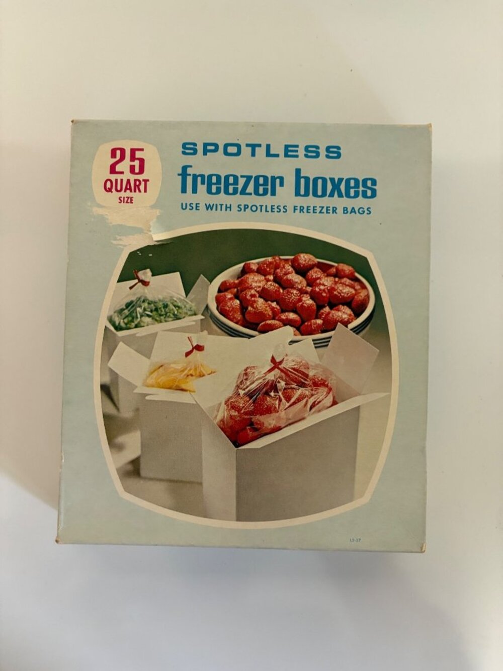 Spotless Freezer Boxes 25 Quart Size Heavy White Board Lock Tight Unopened VTG